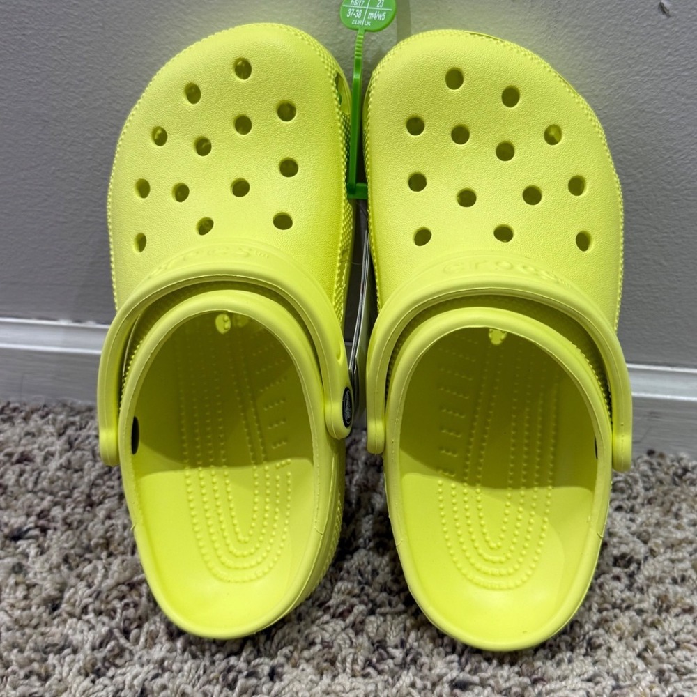 Crocs Classic Clogs Sulphur Yellow Neon Women 7 Men 5 New 10001-76U - Picture 3 of 5